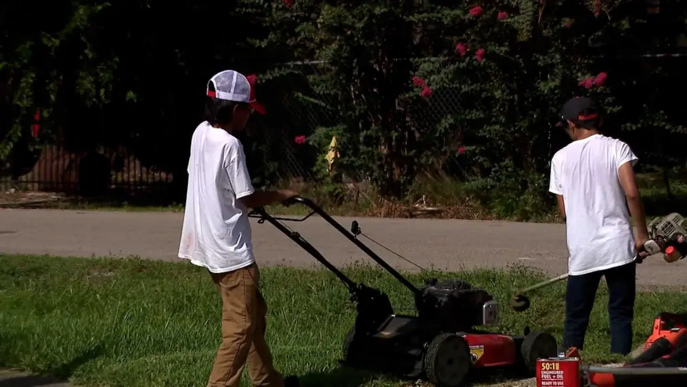 Teen brothers take on 50 Yard Challenge to spread kindness. Here's what it's teaching them