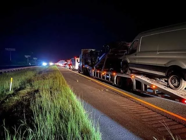 I-95 Northbound blocked in Chatham County after early morning tractor-trailer crash