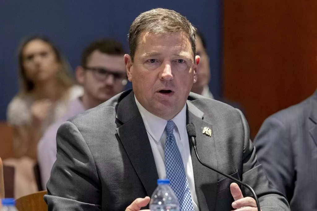 Ex-FBI agent charged in Capitol riot now works on Justice Department's 'weaponization' task force
