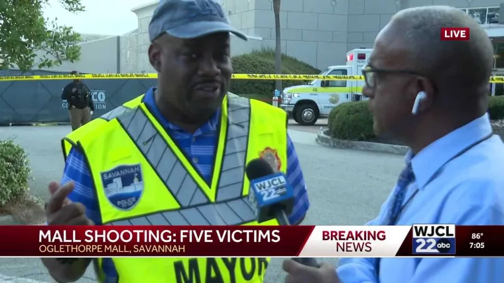 'It pisses me off': Savannah Mayor Van Johnson discusses mall shooting