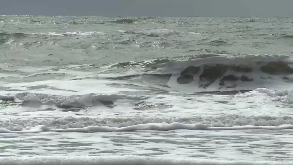 Father drowns while trying to save 4-year-old son at Hunting Island State Park