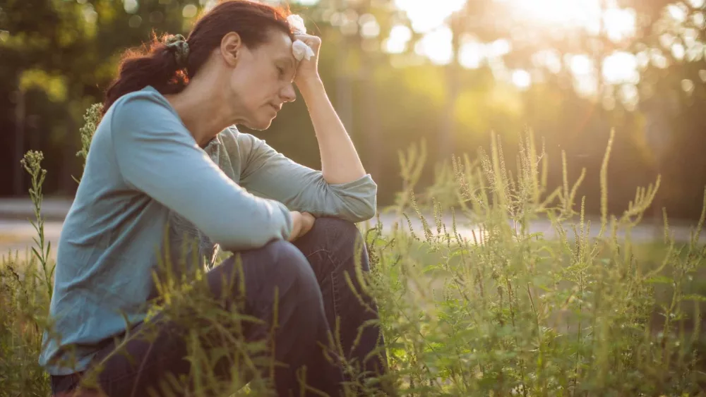 How hot weather can trigger summer migraines
