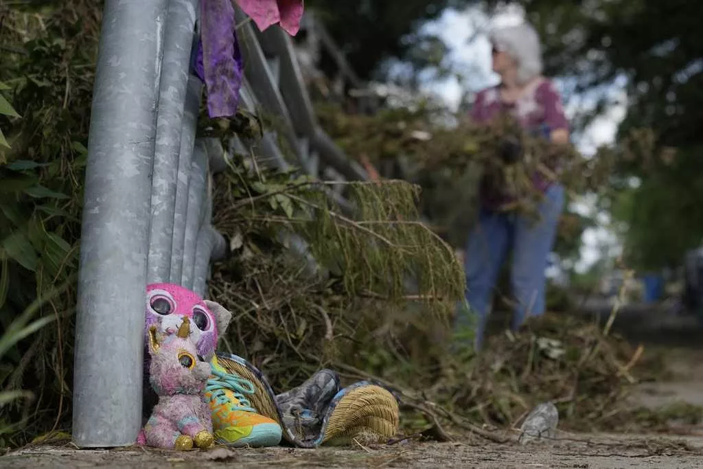 Timeline raises questions over how Texas officials handled warnings before deadly floods