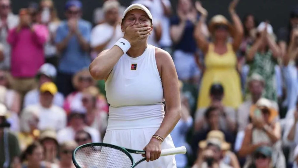 Amanda Anisimova stuns No. 1 Aryna Sabalenka at Wimbledon to reach her first Grand Slam final