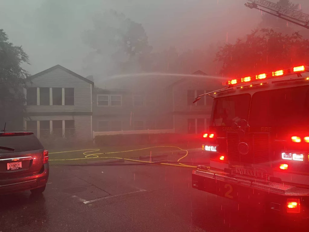 Crews respond to structure fire at Savannah apartment complex