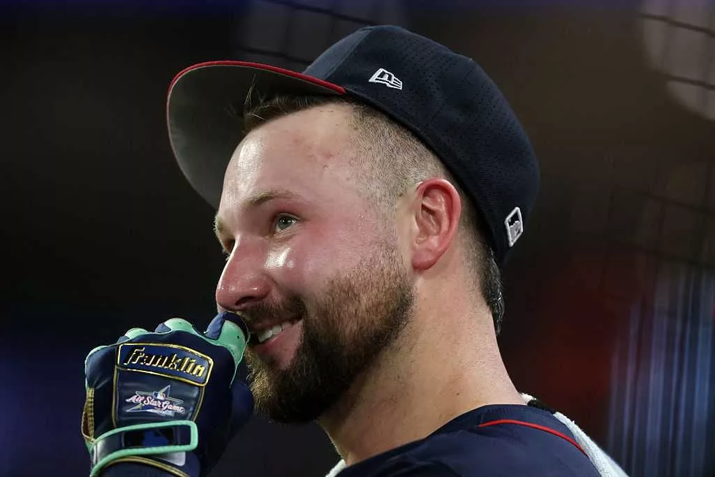 Seattle's Cal Raleigh becomes first catcher and switch-hitter to win Home Run Derby