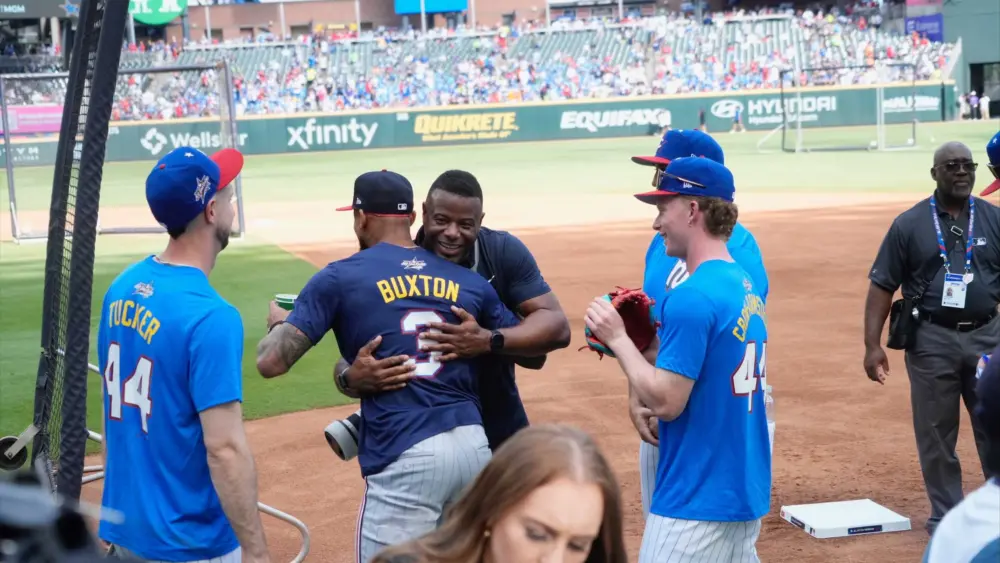 Baxley Native Byron Buxton Shines in Home Run Derby, Set to Play in All-Star Game