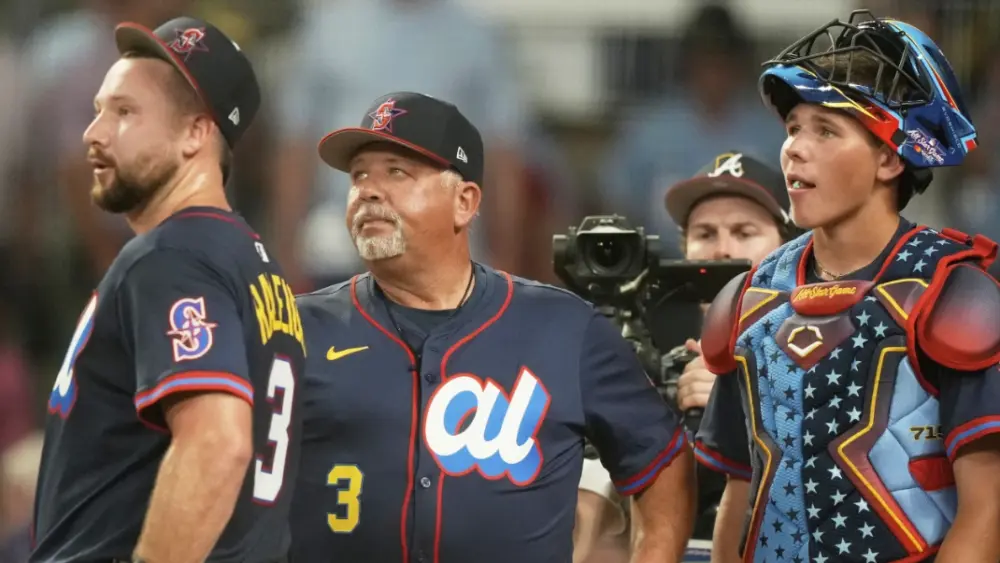 Cal Raleigh becomes first catcher, switch-hitter to win Home Run Derby