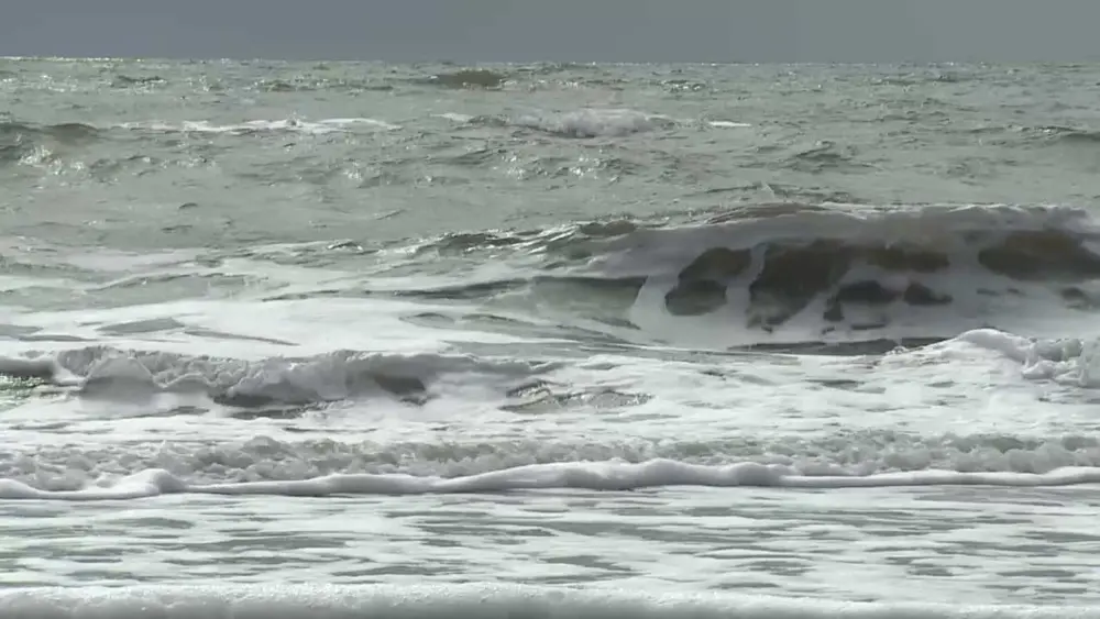 Swimming advisory issued for South Carolina beach