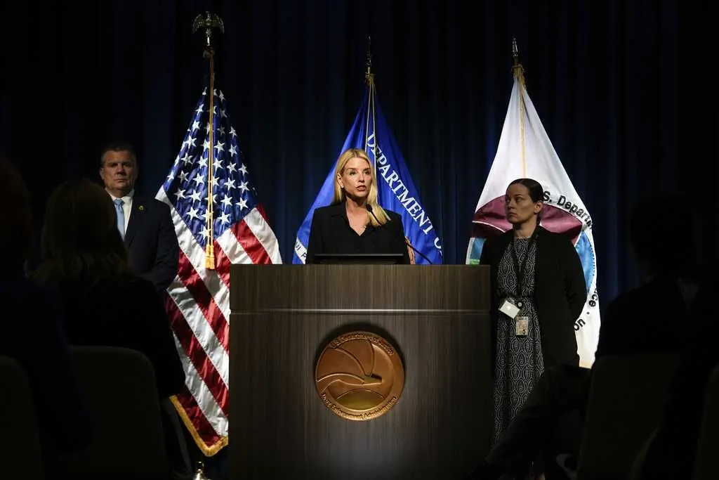 Bondi sidesteps Epstein questions amid right-wing criticism