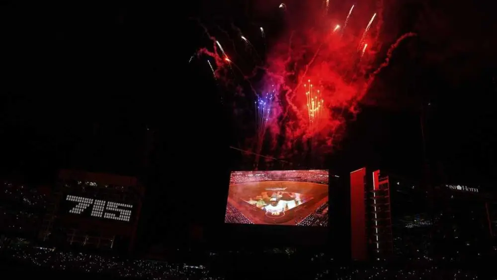 MLB recreates Hank Aaron's historic 715th home run with pyrotechnics during All-Star Game