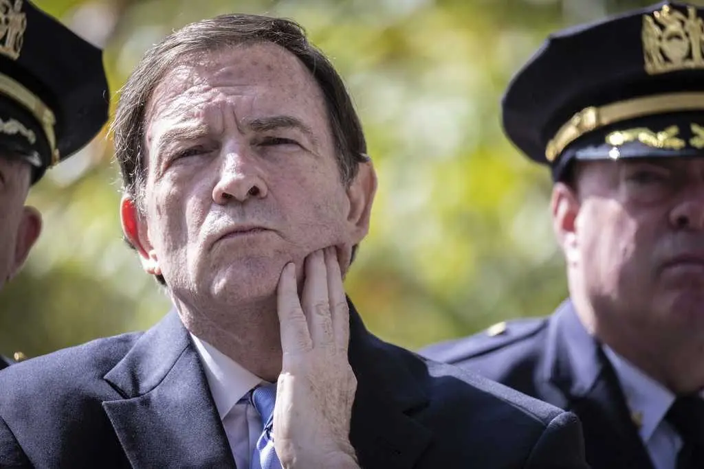 Ex-NYPD commissioner sues NYC mayor, alleging he ran police department as 'criminal enterprise'