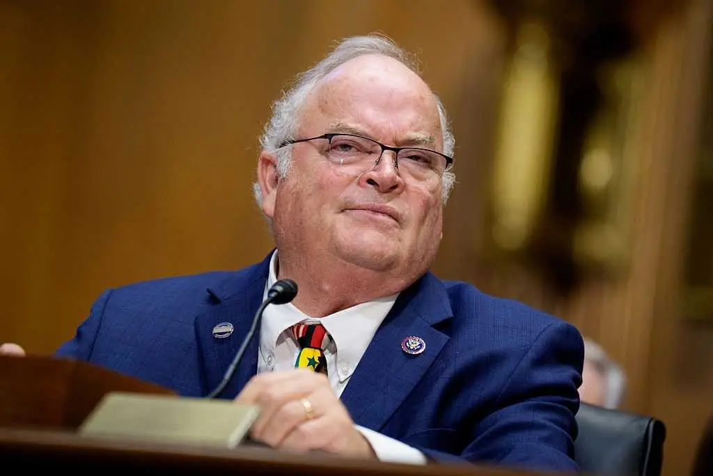 Billy Long sworn in as IRS commissioner, taking over an agency he once sought to close