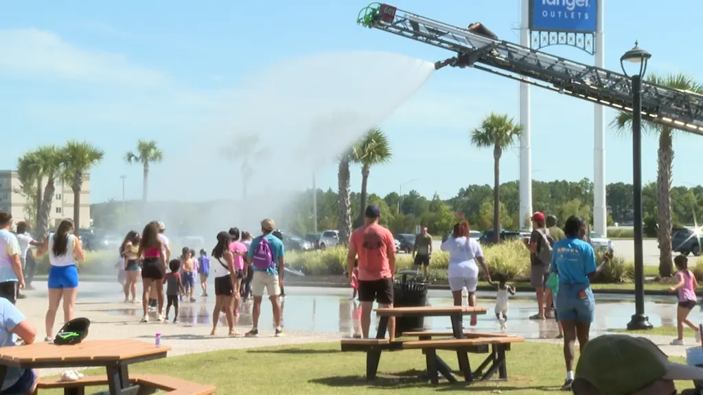 Tanger Outlets hosts inaugural 'Color Dash and Splash'
