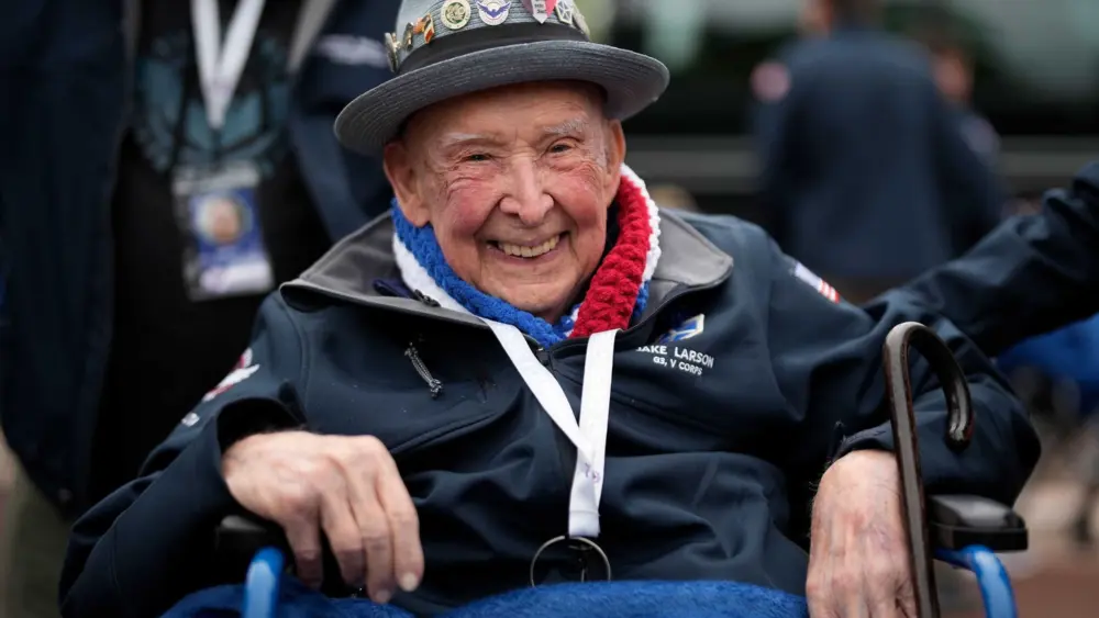 Jake Larson, World War II veteran turned TikTok star, dead at 102