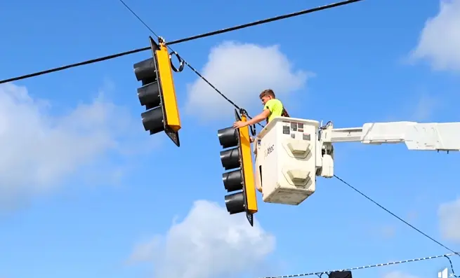 New traffic signal at busy and dangerous Effingham Co. intersection now operational