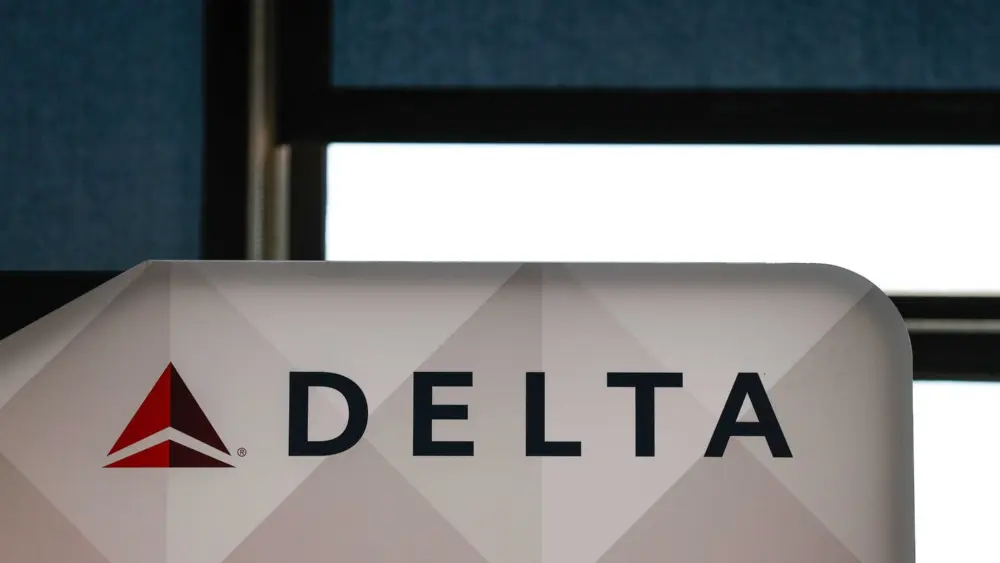 Delta pilot apologizes to passengers for ‘aggressive maneuver’ to avoid B-52 bomber