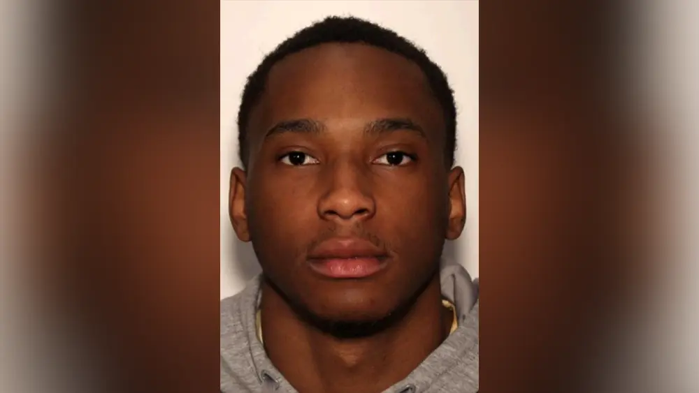 Savannah police seek help locating murder suspect in Waters Avenue shooting
