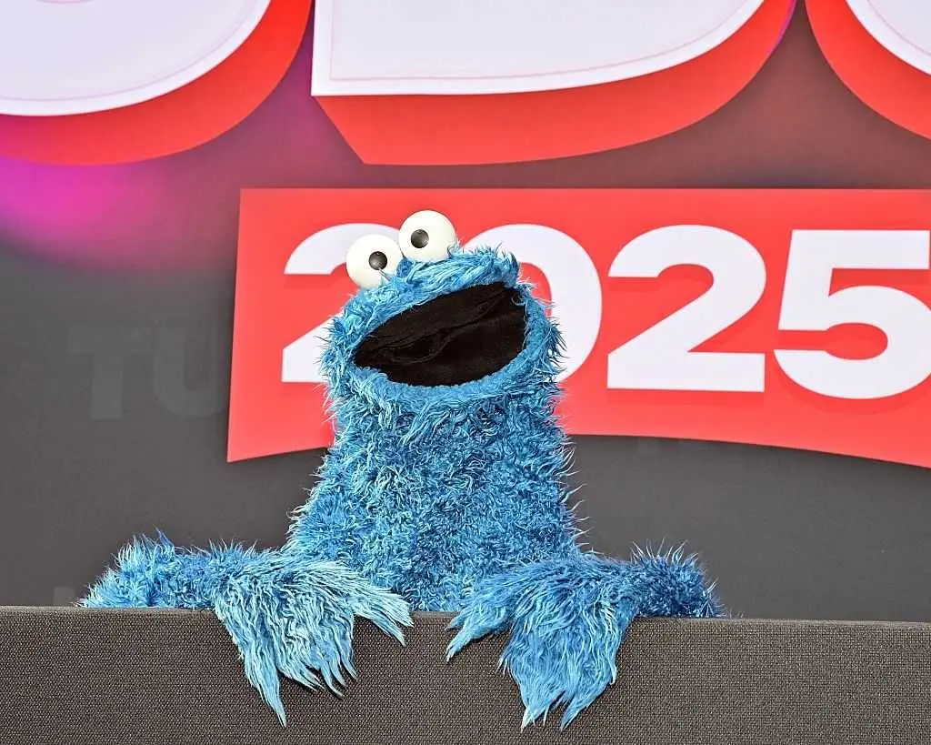 Cookie Monster to be Grand Marshal for Brickyard 400 at IMS
