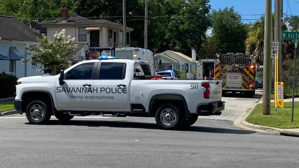 Contractors damage gas line on W. 44th; no public hazard reported