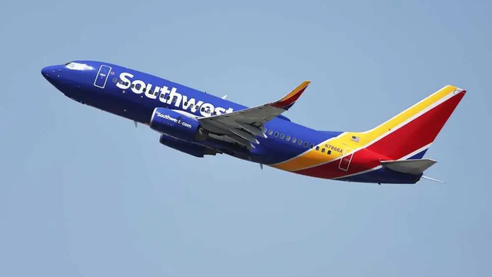 Southwest Airlines flight reportedly avoids possible collision near Burbank airport