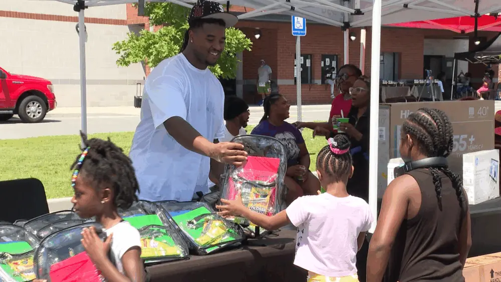 Georgia Tech’s Akelo Stone hosts 2nd annual Back to School Blitz