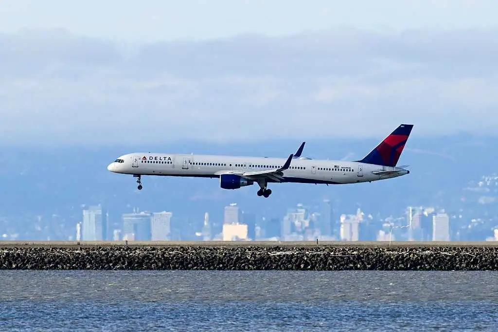 Pilot arrested on child sex abuse material charges after landing at San Francisco airport