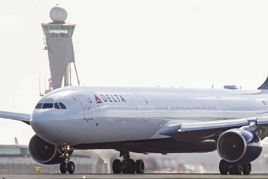 Several passengers taken to hospital after turbulence forces Delta flight to make emergency landing