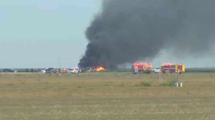 Pilot ejects safely as US Navy F-35 fighter jet crashes in California