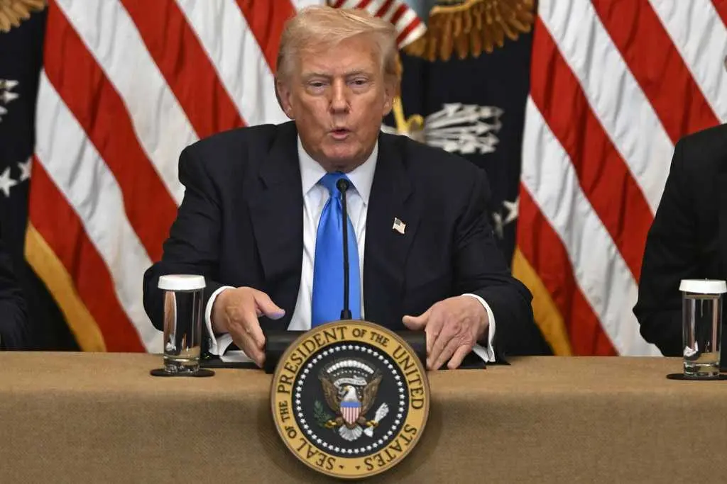 Trump announces 90-day negotiating period with Mexico as 25% tariff rates stay in place