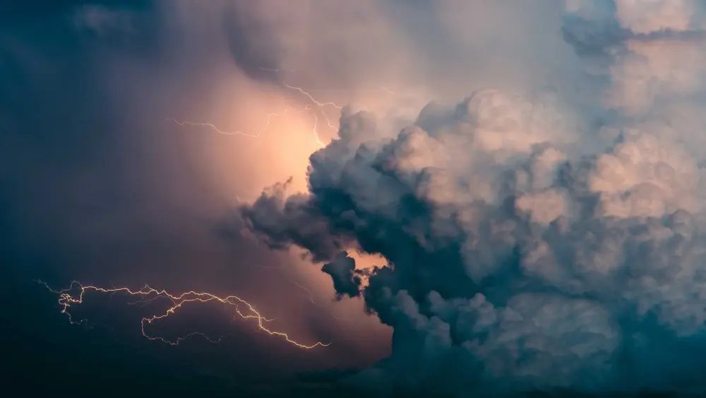 'Megaflash' lightning bolt traveled over 500 miles, setting a new record