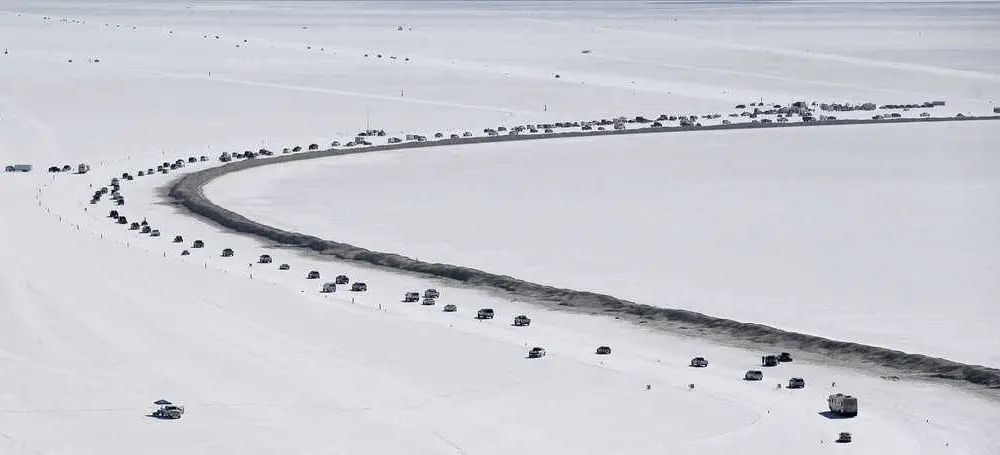 Driver attempting to set a record at Utah's Bonneville Salt Flats dies after losing control