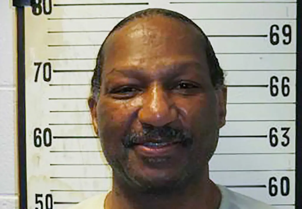 Tennessee executes inmate by lethal injection without deactivating his implanted defibrillator