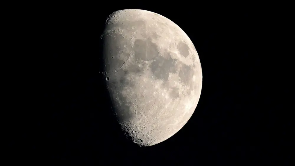 NASA wants US to be the first nation to put nuclear reactor on the moon