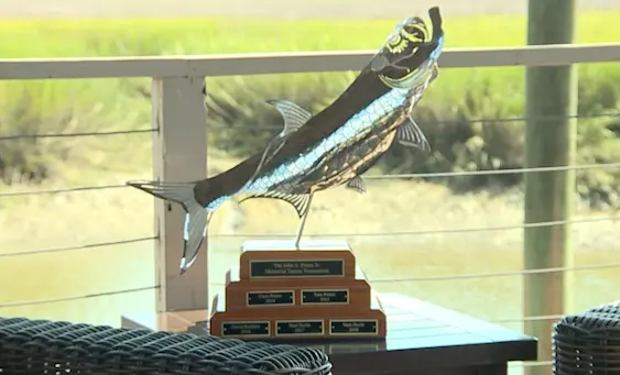 trophy-6892b9010b424