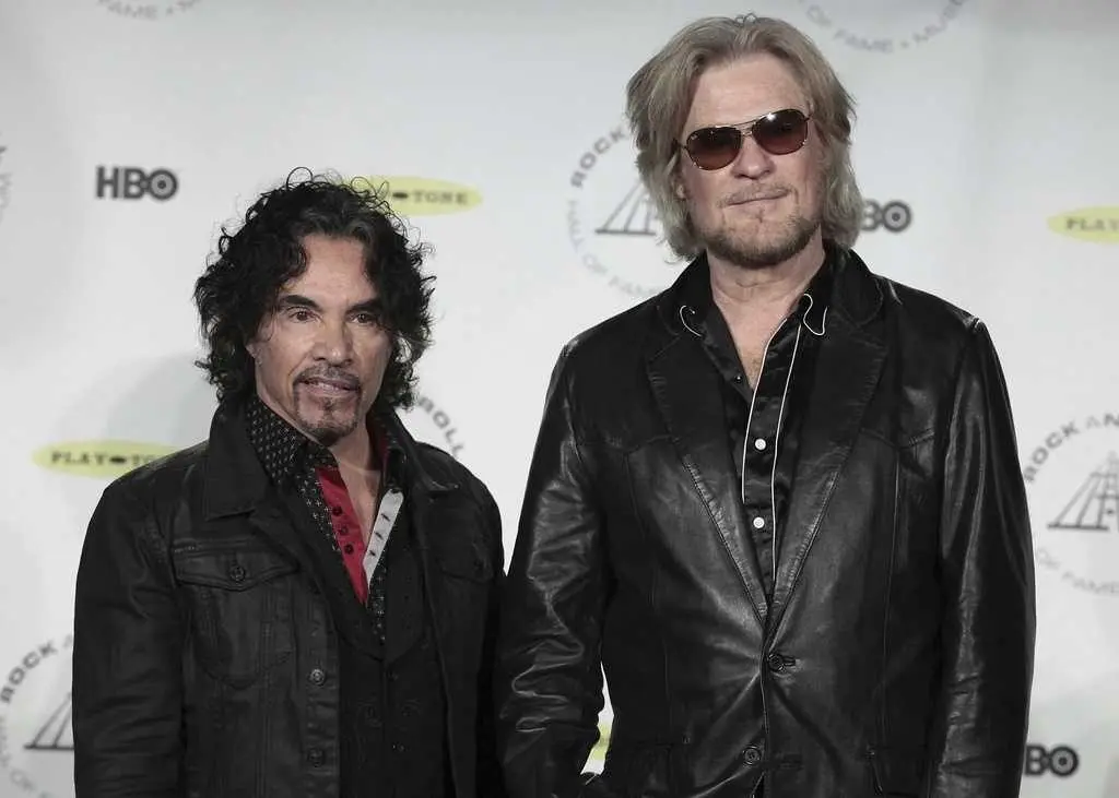 Business spat between Daryl Hall and John Oates has been resolved in arbitration, attorneys say