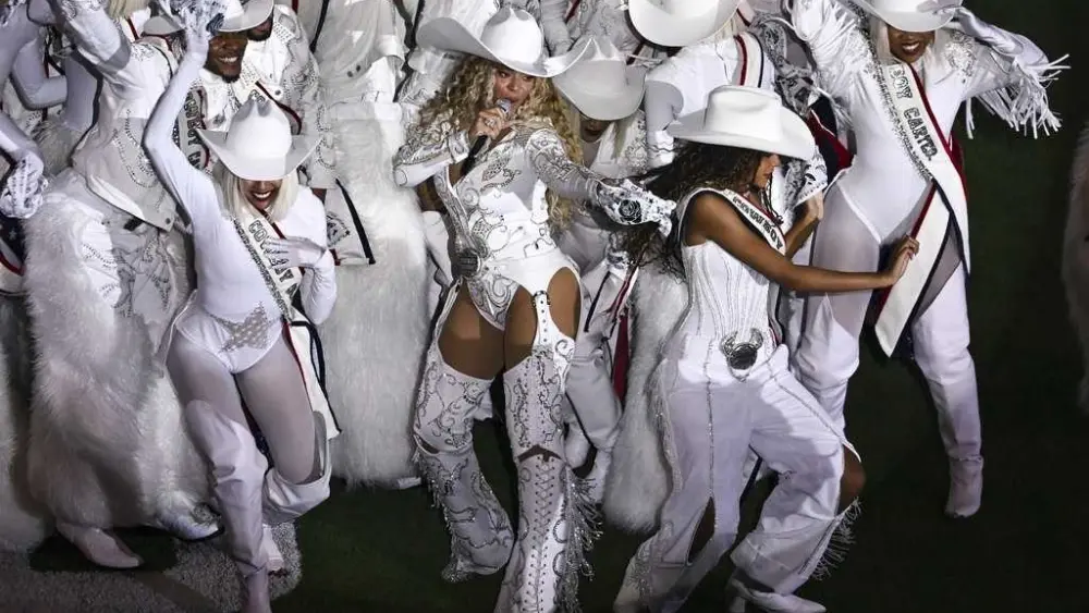 Beyoncé wins first Emmy, for 'Beyoncé Bowl' halftime show