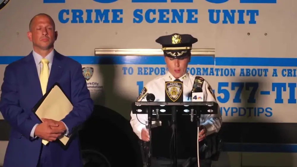 Off-duty NYPD officer fatally shoots man on Staten Island pointing fake gun