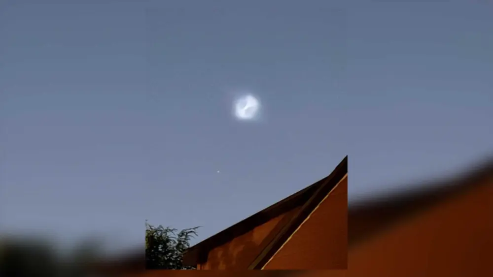 light-in-sky-689c9dc53ba42