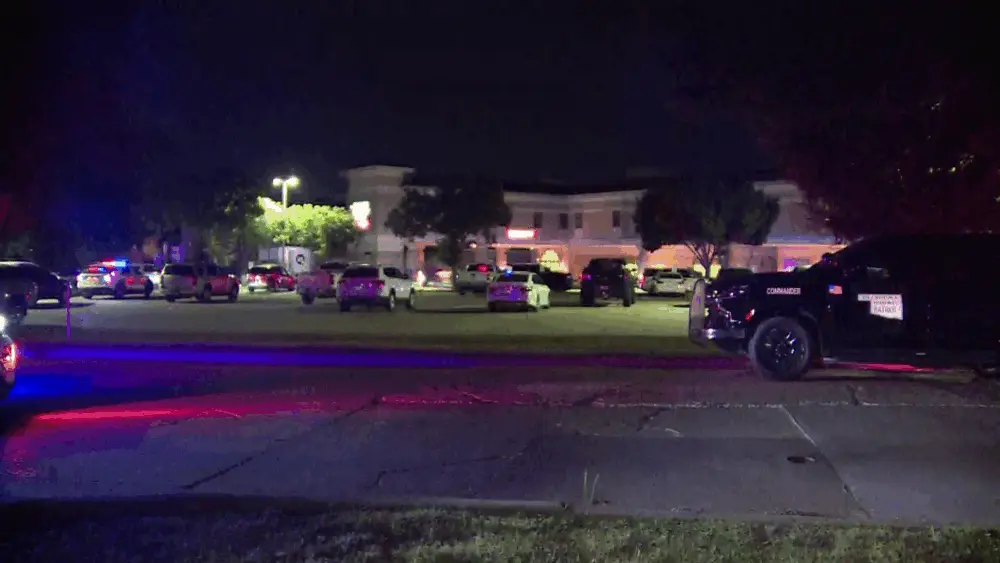 Two dead, including suspect, in Oklahoma hospital shooting