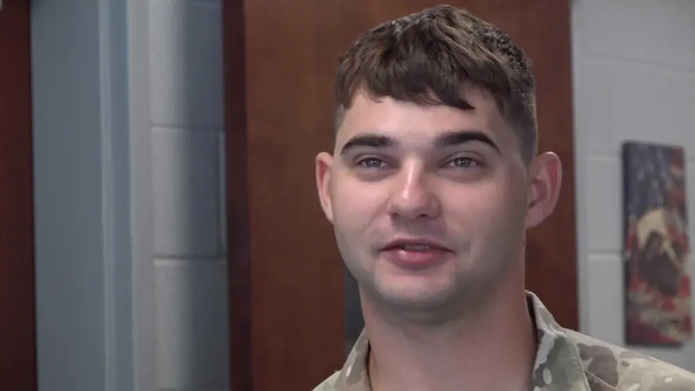 Video: Tennessee soldier surprises daughter after 10-month deployment