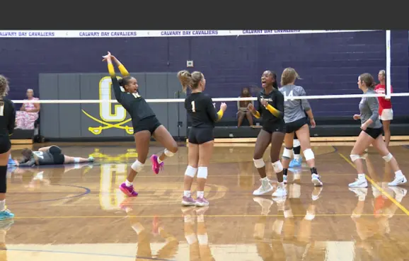 Richmond Hill volleyball off to dominating start, sweep tri-match on Monday