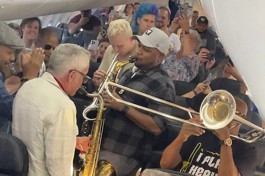 WATCH: Jazz saxophonist turns a flight delay into a viral jam session