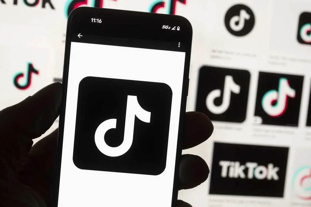 Trump says he'll keep extending TikTok shutdown deadline