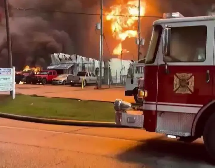 Video shows moment fiery explosion happened at plant in Louisiana