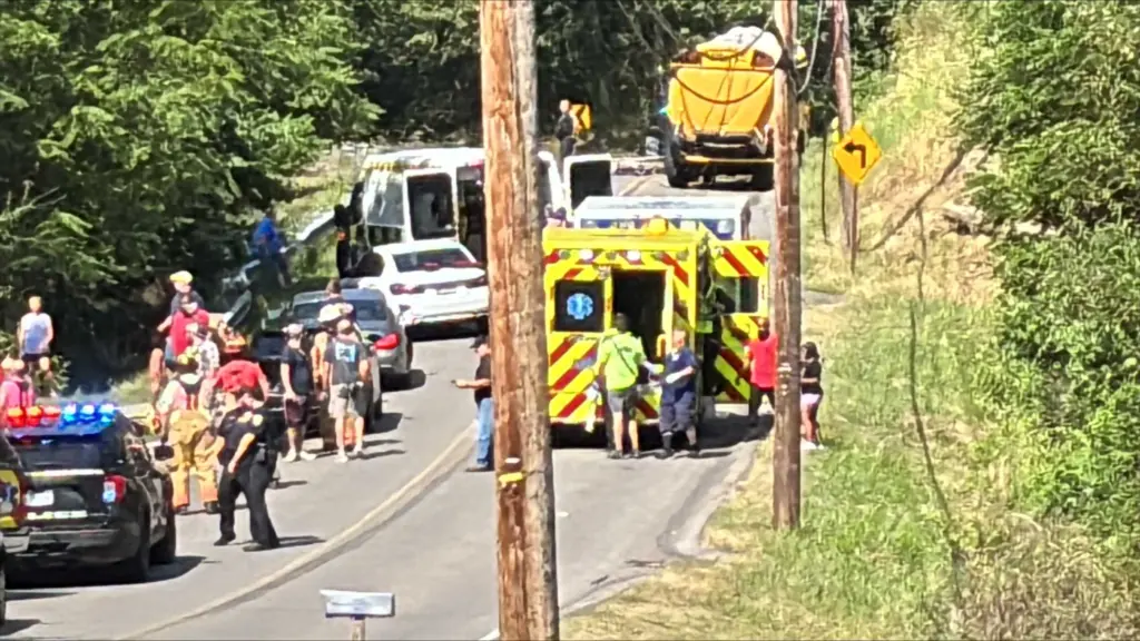 First responders on scene after bus carrying middle-school football players crashes near Pittsburgh