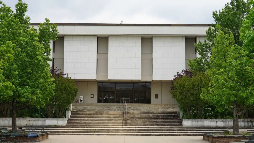 Active shooter reported at University of Arkansas library