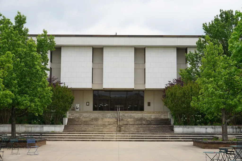 Active shooter reported at University of Arkansas library