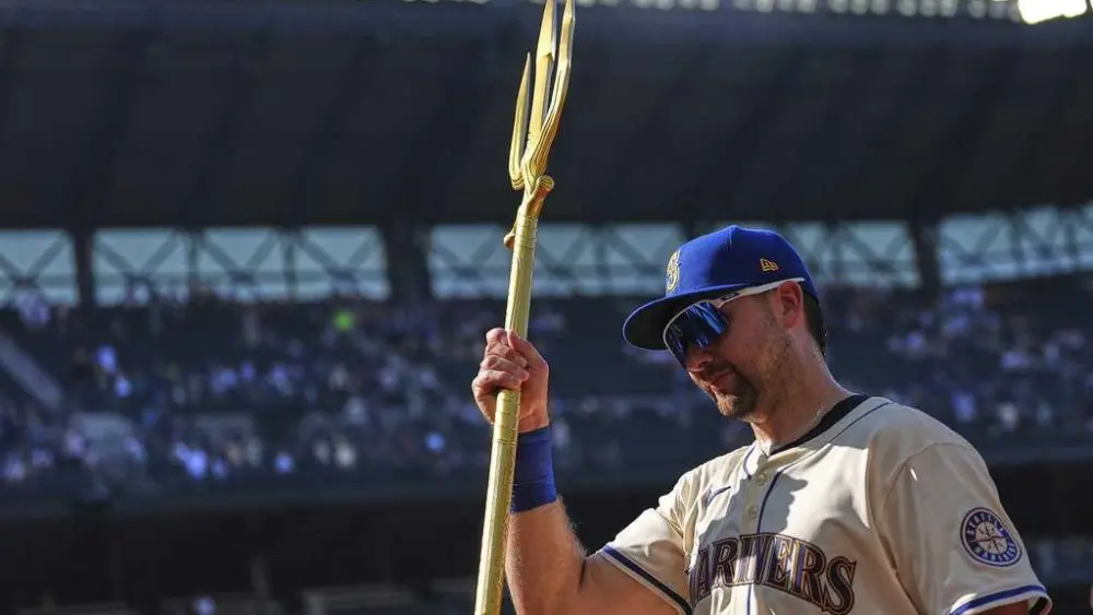 Cal Raleigh hits 50th homer, joining Mickey Mantle as switch-hitters to reach mark