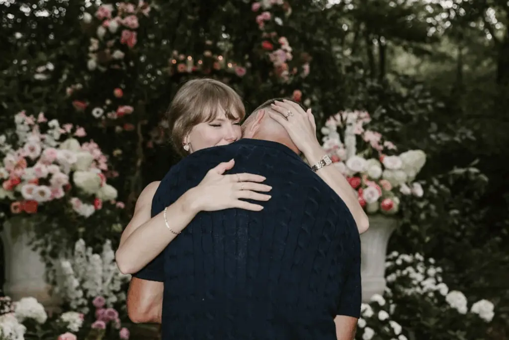 What Taylor Swift and Travis Kelce were wearing during engagement